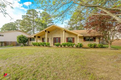 2408 Prestwick Drive, House other with 3 bedrooms, 2 bathrooms and null parking in Shreveport LA | Image 2