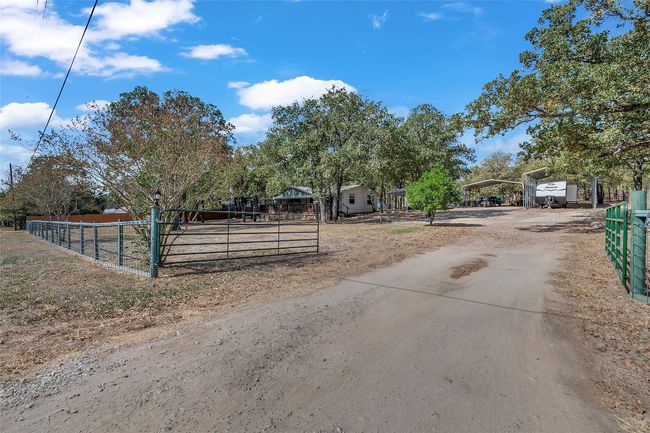 320 Pope Bnd S, House other with 3 bedrooms, 2 bathrooms and 6 parking in Cedar Creek TX | Image 4