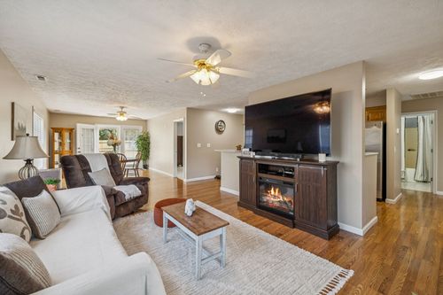 430 Daytona Dr, Cornersville, TN, 37047-5063 | Card Image