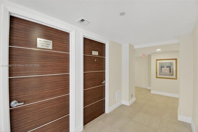 APT-1401 - 18671 Collins Ave, Condo with 3 bedrooms, 4 bathrooms and null parking in Sunny Isles Beach FL | Image 51
