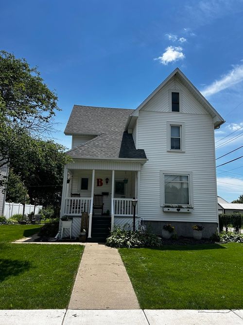 405 8th St, Mendota, IL, 61342-1742 | Card Image