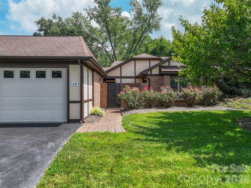 26 Lodge Ln, Waynesville, NC, 28786-1960 | Card Image