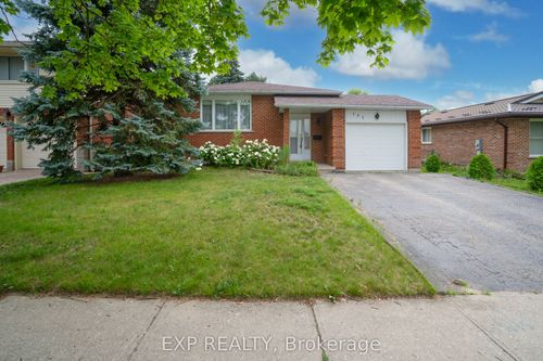 131 Countryside Cres, Kitchener, ON, N2E2S8 | Card Image