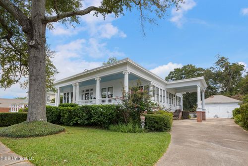 208 W Georgetown St, Crystal Springs, MS, 39059-2770 | Card Image