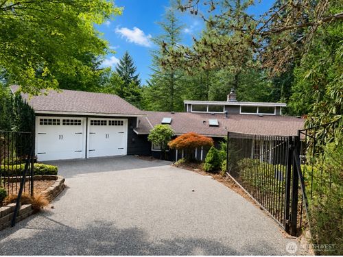 15222 Se 48th Dr, Bellevue, WA, 98006-3643 | Card Image