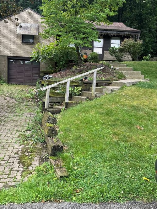 386 Dorothy Dr, Penn Hills, PA, 15235-1830 | Card Image