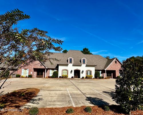 302 Highland Park Cv, Ridgeland, MS, 39157-6013 | Card Image