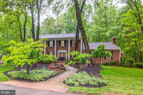 11923 Fallen Holly Ct, GREAT FALLS, VA, 22066-1232 | Card Image