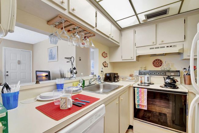 APT-203 - 7166 Golf Colony Ct, Condo with 2 bedrooms, 2 bathrooms and null parking in Lake Worth FL | Image 10