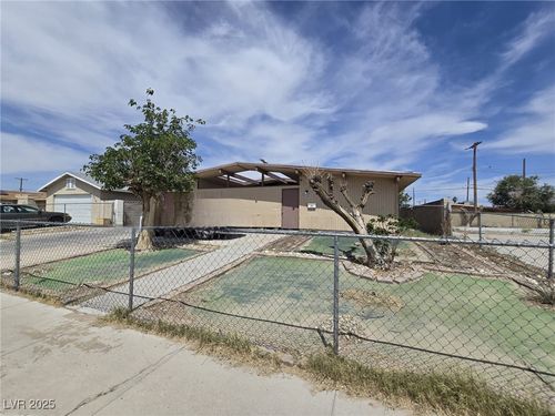 2212 Revere St, North Las Vegas, NV, 89030-4011 | Card Image