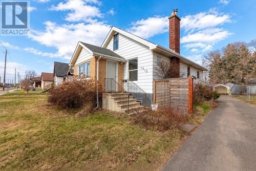 1010 Sprague St, Thunder Bay, ON, P7E1V9 | Card Image