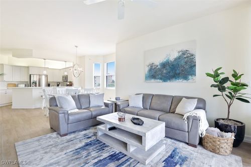 apt-401-400 Flagship Dr, NAPLES, FL, 34108-2392 | Card Image