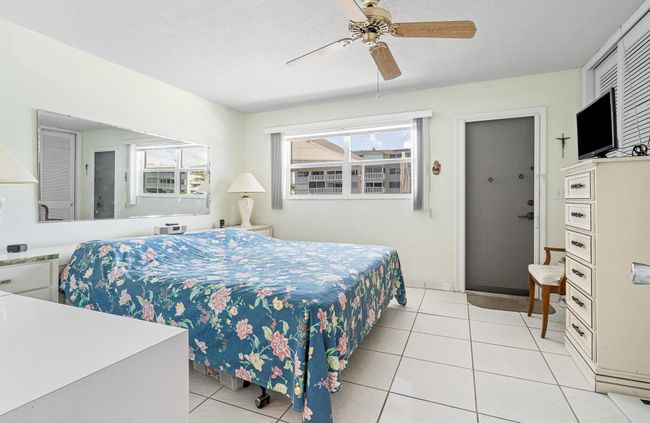 APT-107 - 419 Golden Isles Dr, Condo with 1 bedrooms, 1 bathrooms and null parking in Hallandale Beach FL | Image 18