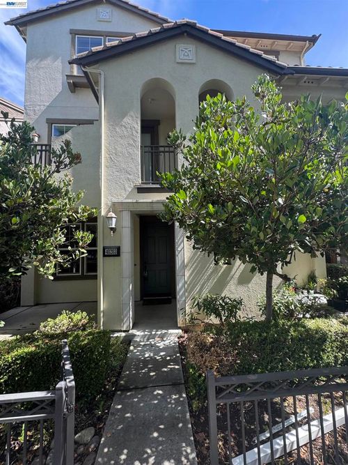 40203 Antigua Rose Ter, Fremont, CA, 94538-7022 | Card Image