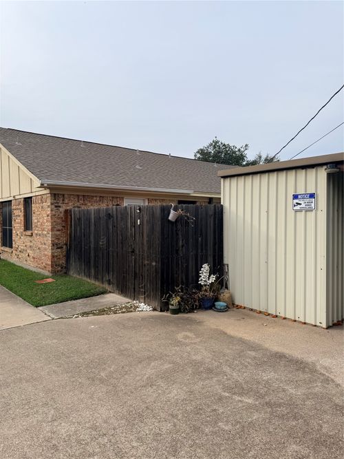 5728 Cancun Dr, North Richland Hills, TX, 76180-6130 | Card Image