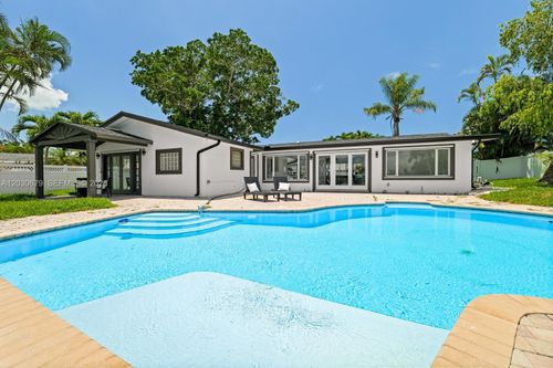 7905 9th Ave S, St Petersburg, FL, 33707 | Card Image