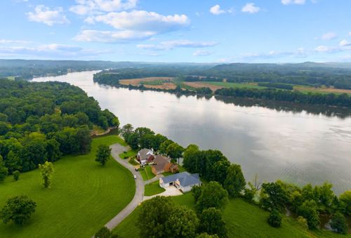 980 Skyline Dr, Clifton, TN, 38425-5040 | Card Image