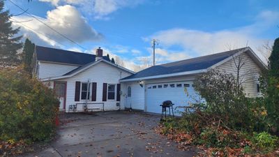 311 S State Street, House other with 2 bedrooms, 2 bathrooms and null parking in Newaygo MI | Image 1