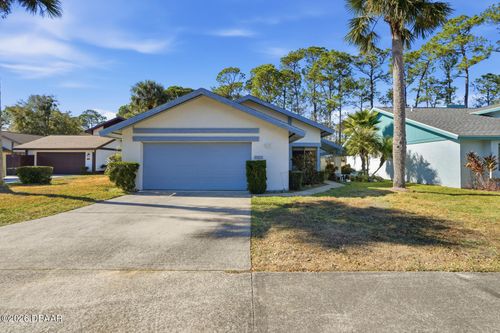 118 Meadowbrook Cir, Daytona Beach, FL, 32114-1164 | Card Image