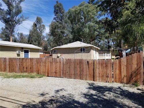28674 Quail Pl, Canyon Lake, CA, 92587-9305 | Card Image