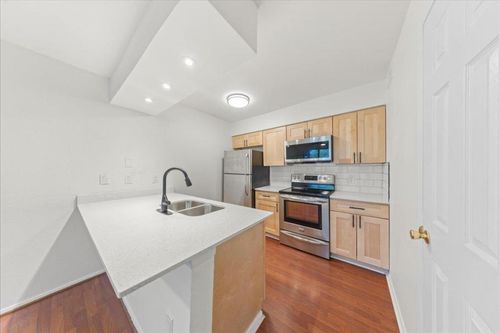 apt-110-6910 Hart Ln, Austin, TX, 78731-4156 | Card Image