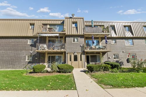 1b-572 Fairway View Dr, Wheeling, IL, 60090-3820 | Card Image