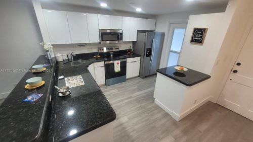 apt-101-1100 Pine Dr, Pompano Beach, FL, 33060-7429 | Card Image