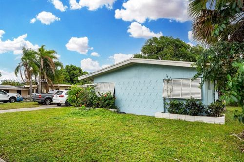 0-18525 Nw 39th Ave, Miami Gardens, FL, 33055-2819 | Card Image