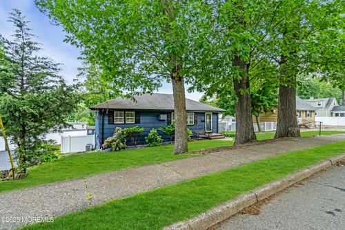47 Knolls Rd, Bloomingdale, NJ, 07403-1547 | Card Image