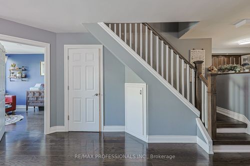 318-364 The East Mall Street, Etobicoke, ON, M9B6C5 | Card Image