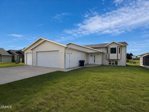 75 Weir Drive, Lincoln, ND, 58504 | Card Image