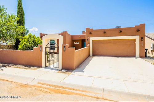 8008 Inca Dove Ave, Las Cruces, NM, 88012-7979 | Card Image