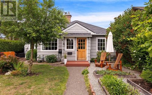 2540 Empire St, Victoria, BC, V8T3M6 | Card Image