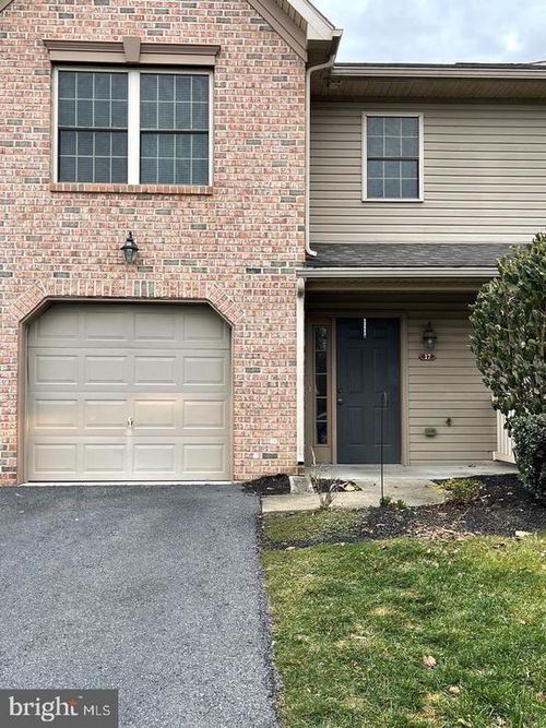 17 Spring View St, Carlisle, PA, 17013-4460 | Card Image