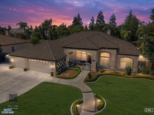 611 Cedar Ridge Dr, Bakersfield, CA, 93312-6313 | Card Image