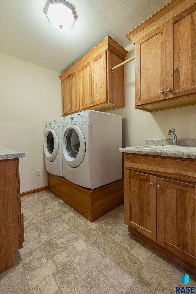 284 7th St, Townhouse with 2 bedrooms, 2 bathrooms and null parking in Westbrook MN | Image 25