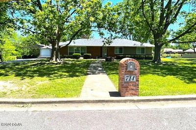 714 Lakeview Drive, House other with 3 bedrooms, 3 bathrooms and null parking in Aurora MO | Image 2