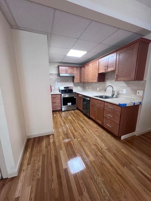 apt-2l-498 Lincoln Ave, Saugus, MA, 01906-4268 | Card Image