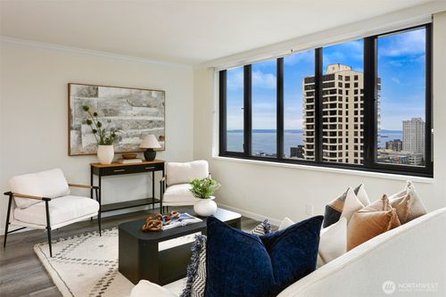 1804-2100 3rd Ave, Seattle, WA, 98121-2303 | Card Image