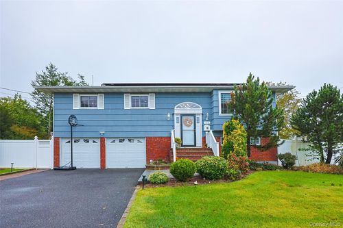 46 Convent Rd, Syosset, NY, 11791-3811 | Card Image