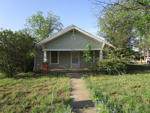 105 E 9th St, Colorado City, TX, 79512-4401 | Card Image