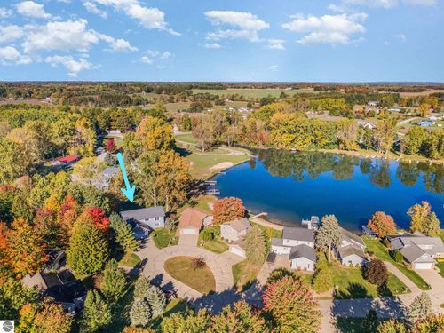 1057 Crown Point Dr, Lake Isabella, MI, 48893-9374 | Card Image