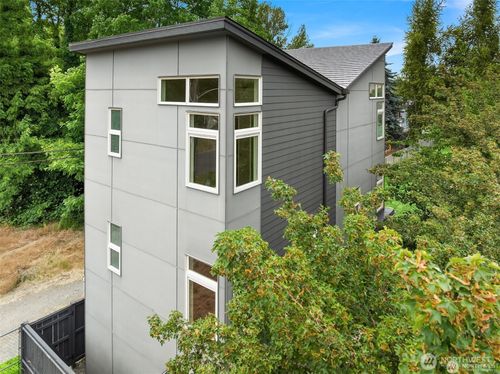3325 Martin Luther King Jr Way S, Seattle, WA, 98144-6008 | Card Image