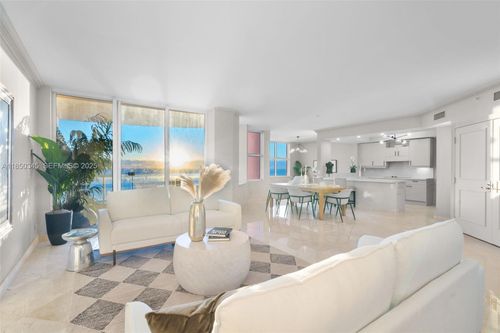 18d-2100 N Ocean Blvd, Fort Lauderdale, FL, 33305-1945 | Card Image