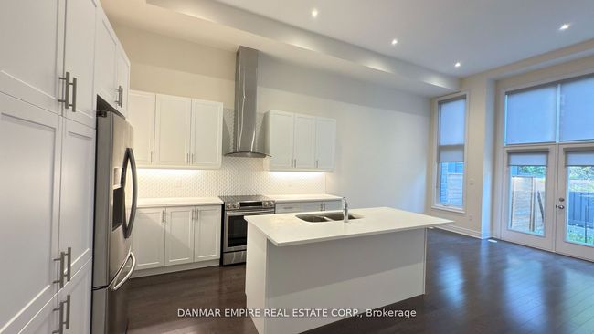 6 Hiawatha Crt, House attached with 3 bedrooms, 4 bathrooms and 1 parking in Vaughan ON | Image 8