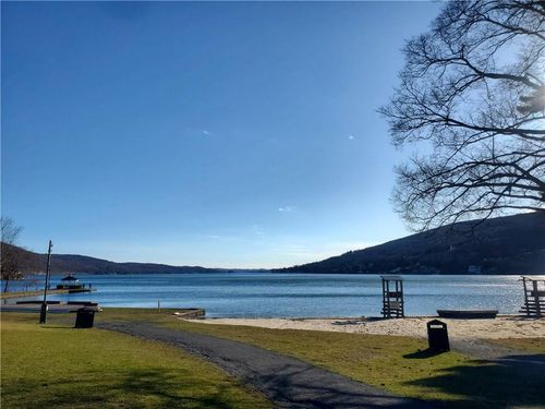 4 Hillcrest Dr, Greenwood Lake, NY, 10925-2826 | Card Image
