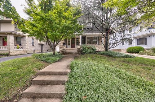 5122 Grand Ave, Kansas City, MO, 64112-2739 | Card Image