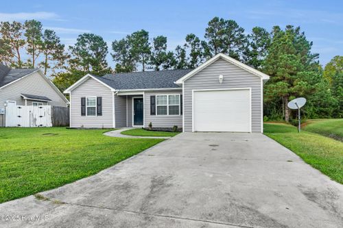 152 Crooked Run Dr, New Bern, NC, 28560-1806 | Card Image