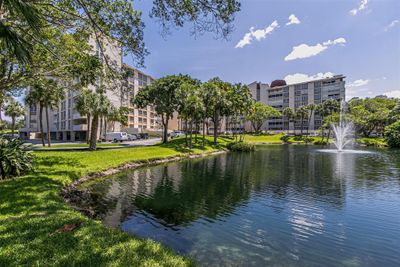 5C - 6901 Environ Blvd, Condo with 2 bedrooms, 2 bathrooms and null parking in Lauderhill FL | Image 3