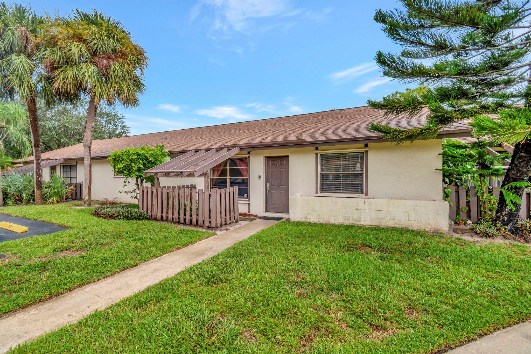 Via DE Casas Norte , Boynton Beach, FL 33426